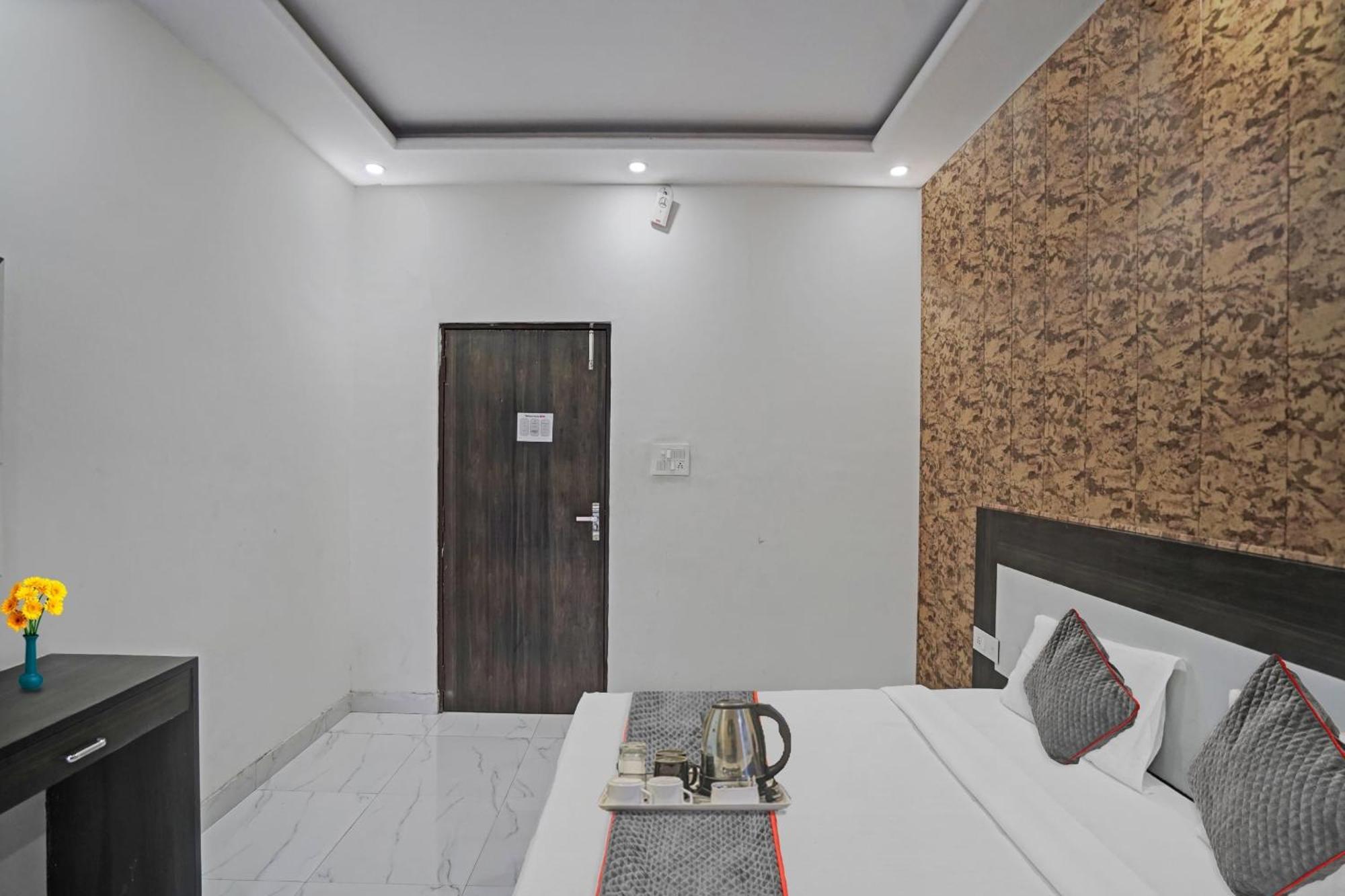 Collection O Rajvanshi Paradise Gurgaon Esterno foto