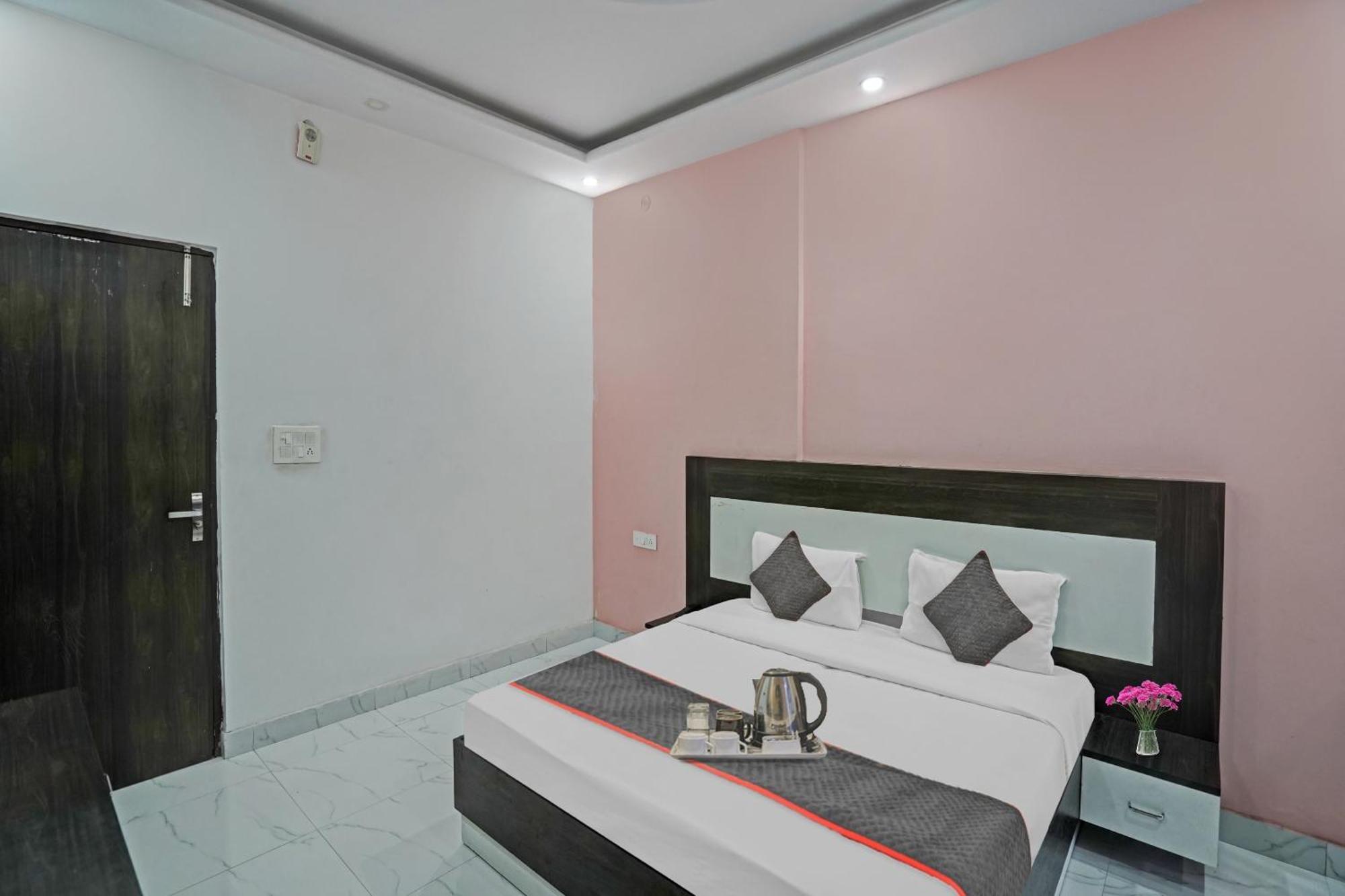 Collection O Rajvanshi Paradise Gurgaon Esterno foto