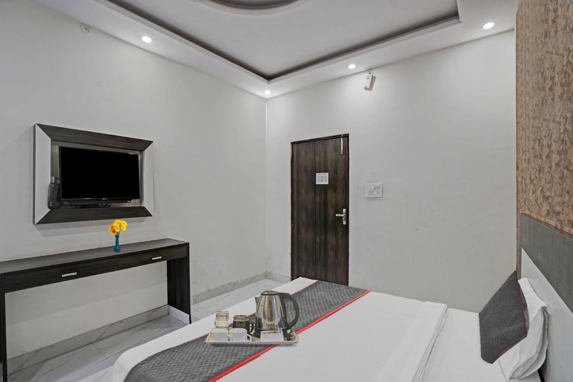Collection O Rajvanshi Paradise Gurgaon Esterno foto