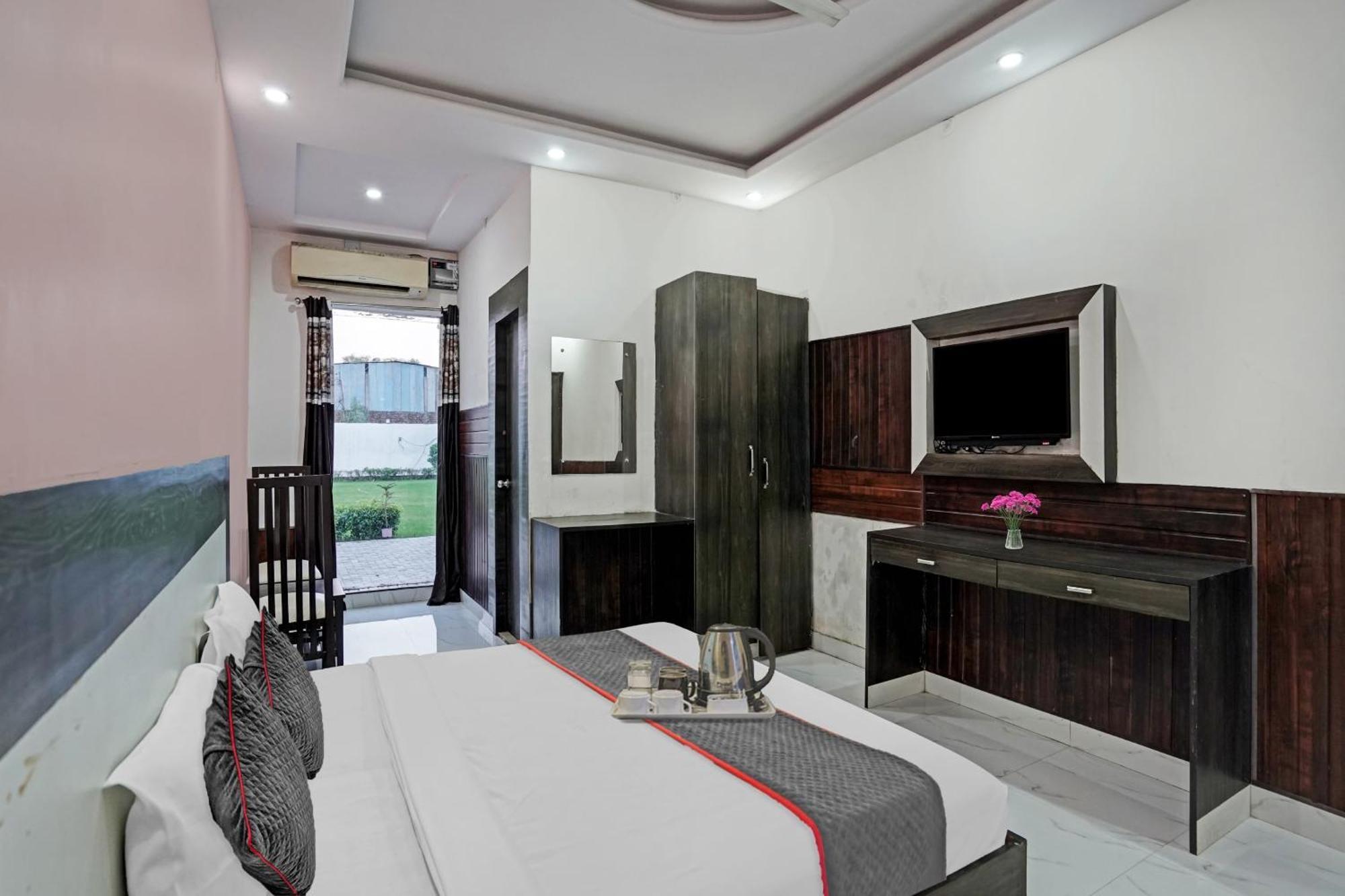 Collection O Rajvanshi Paradise Gurgaon Esterno foto