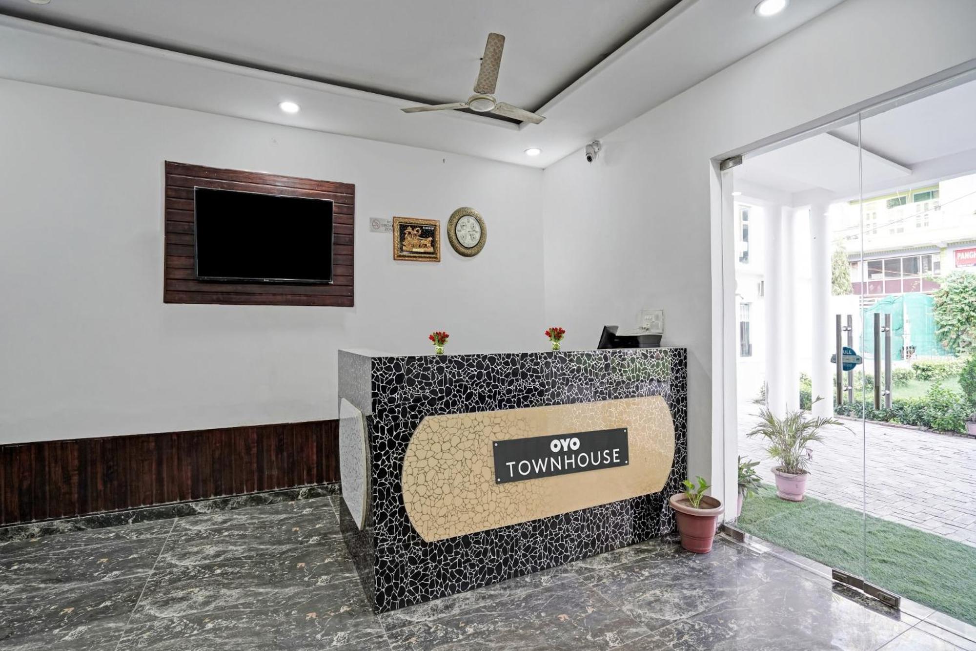Collection O Rajvanshi Paradise Gurgaon Esterno foto