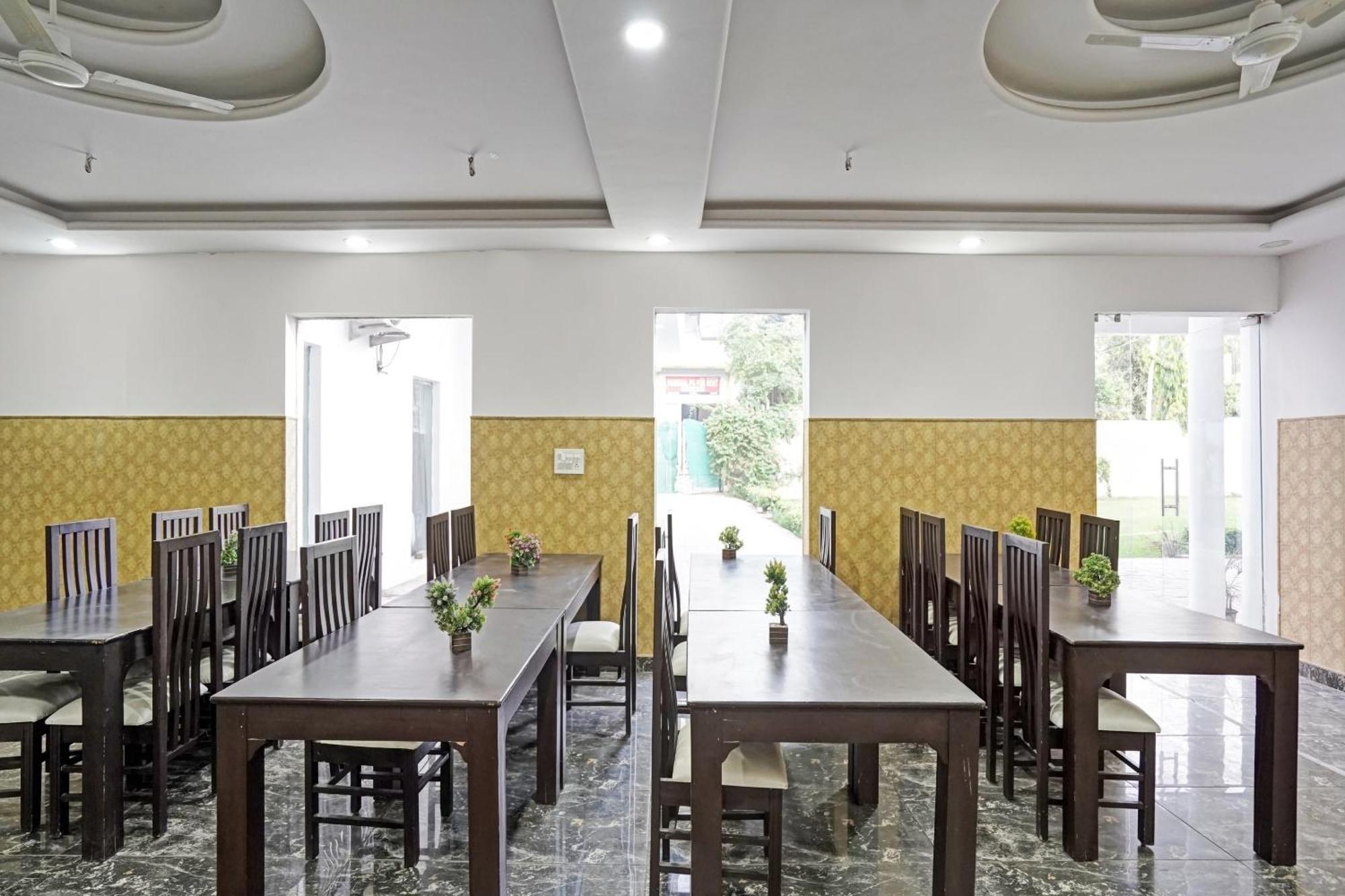 Collection O Rajvanshi Paradise Gurgaon Esterno foto