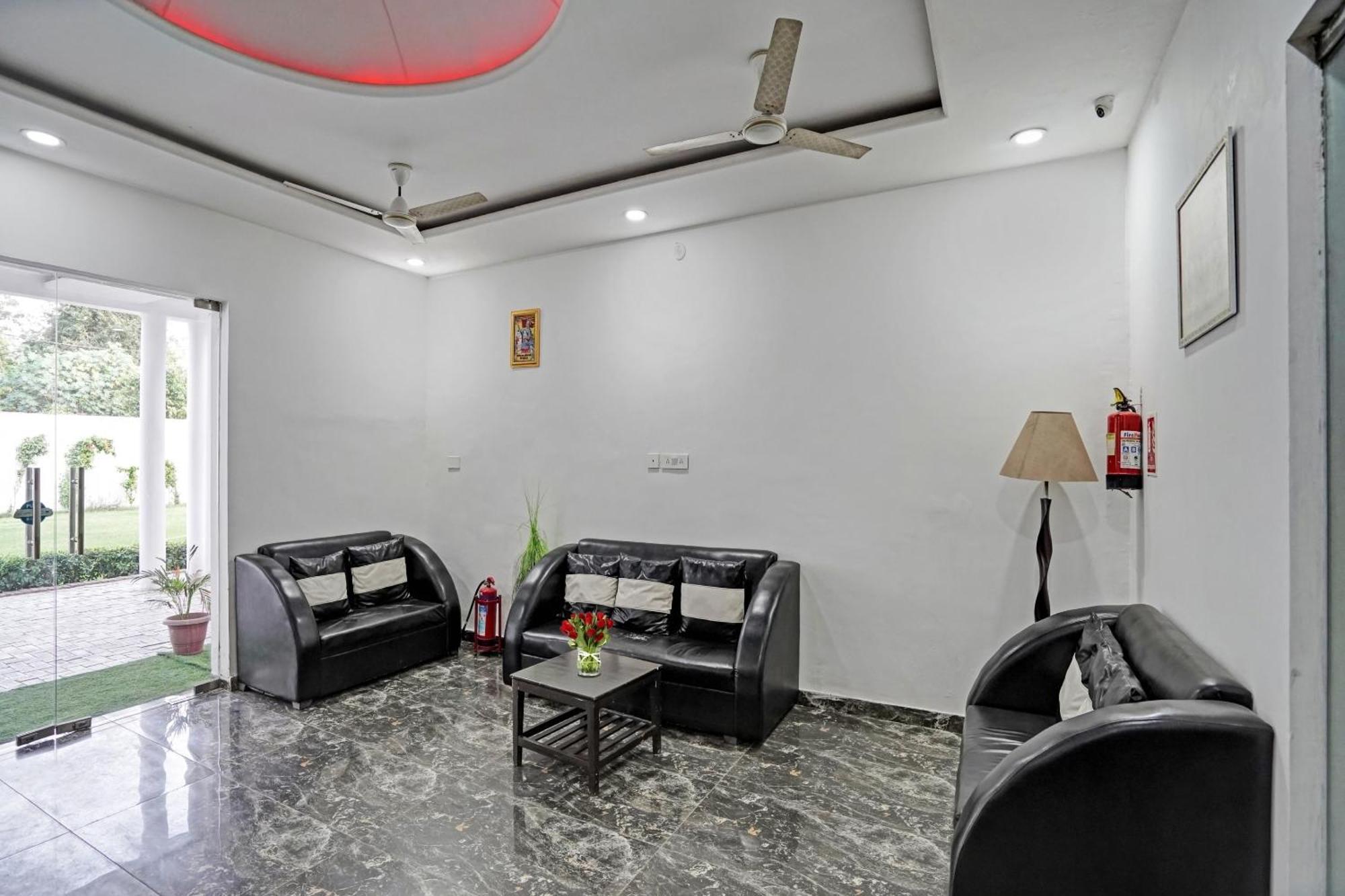 Collection O Rajvanshi Paradise Gurgaon Esterno foto