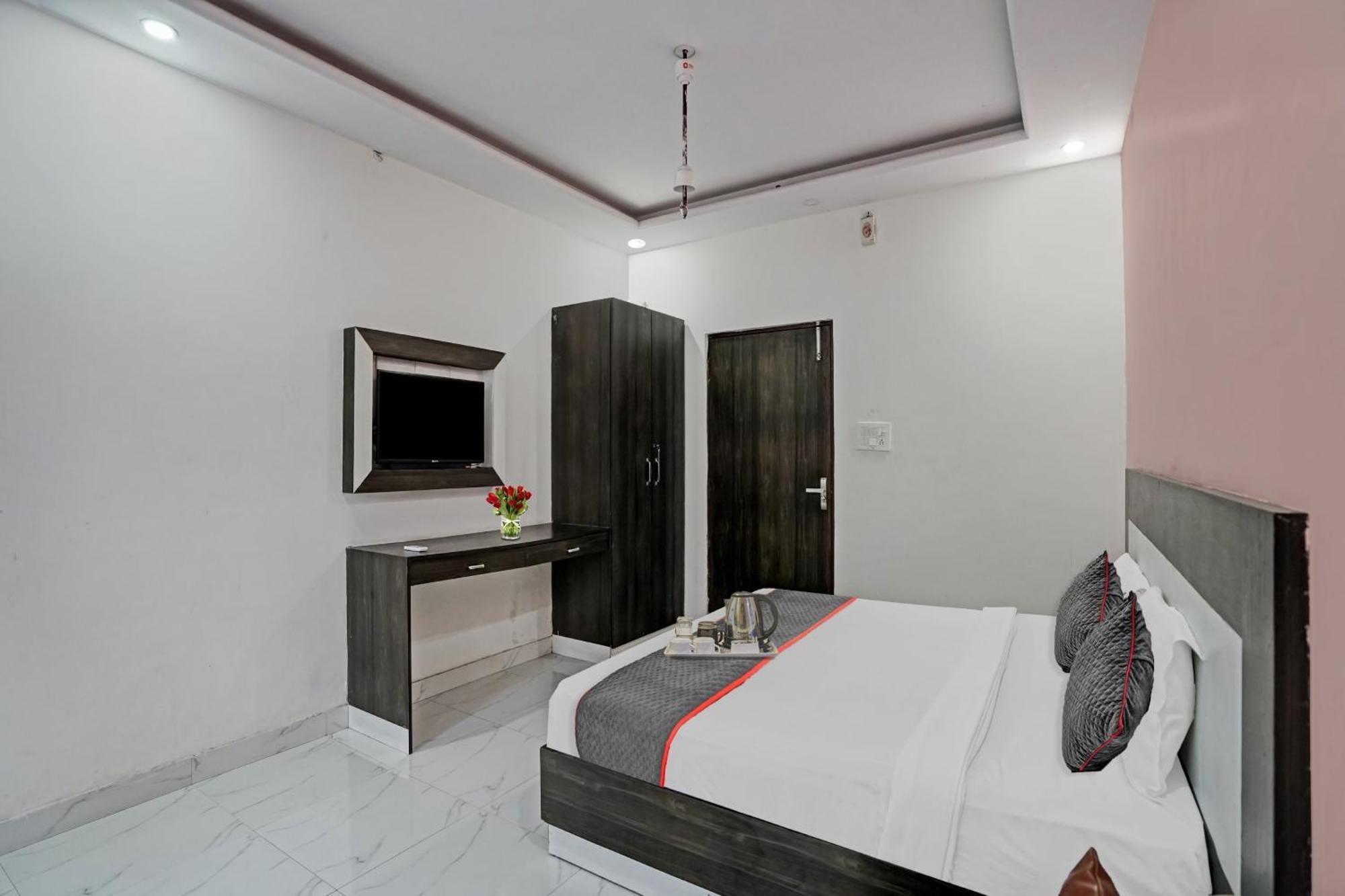Collection O Rajvanshi Paradise Gurgaon Esterno foto