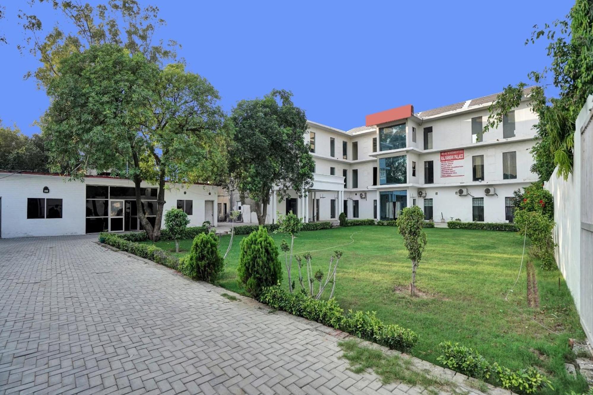 Collection O Rajvanshi Paradise Gurgaon Esterno foto