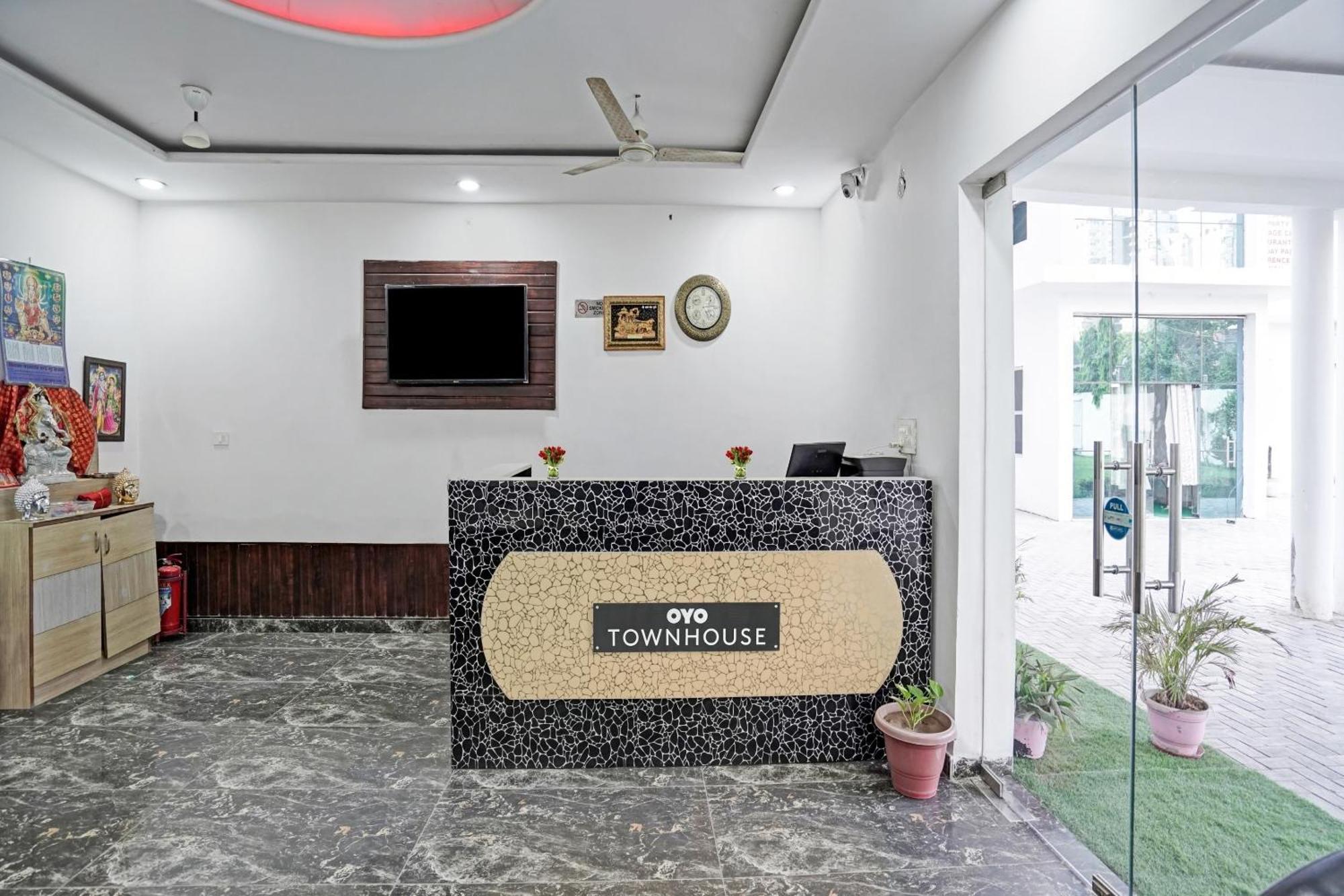 Collection O Rajvanshi Paradise Gurgaon Esterno foto